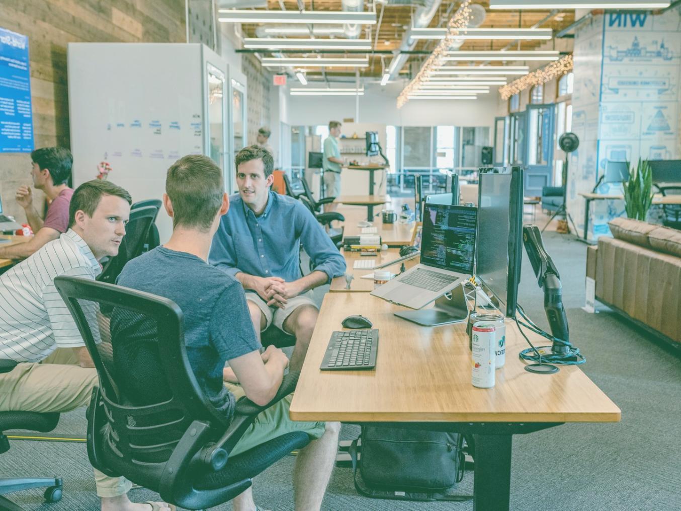 Professioneller Arbeitsplatz für SEO-Analysen